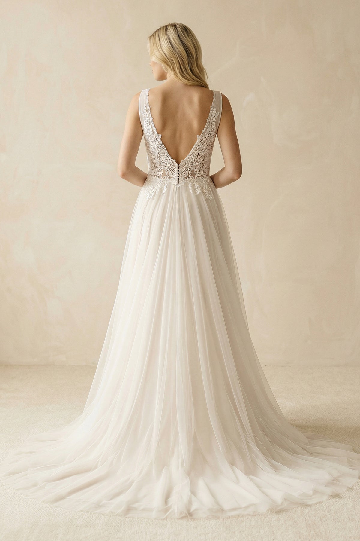 Deep V-Neck Tulle A-Line Appliqued Wedding Dress in Ivory