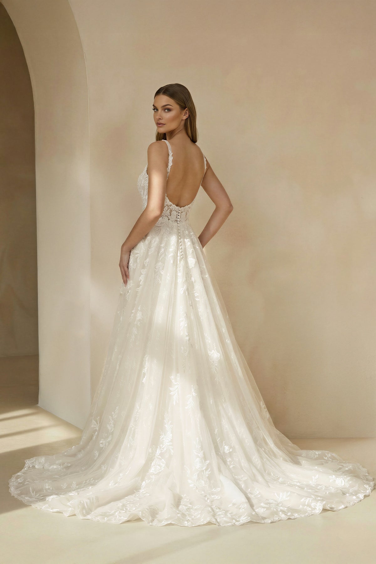 Gorgeous Scoop Neck Open Back Lace Wedding Dresses