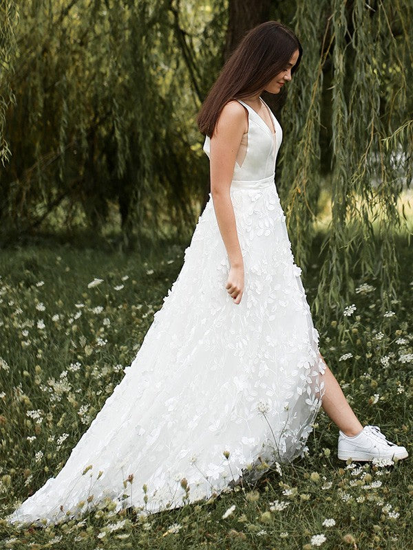 A-Linie/Princess-Linie Ärmellos Organza V-Ausschnitt Applikationen Sweep/Pinsel zug Brautkleider