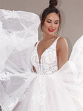 A-Linie/Princess-Linie V-Ausschnitt Applikationen Ärmellos Tüll Sweep/Pinsel zug Brautkleider