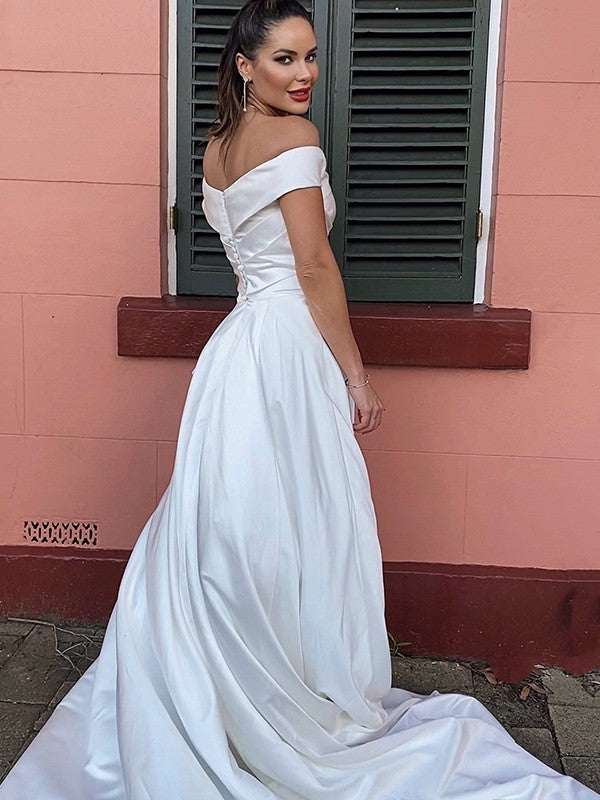 A-Linie/Princess-Linie Satin Geraffte Schulterfreies Ärmelloses Hof-schleppe Brautkleider Brautkleider