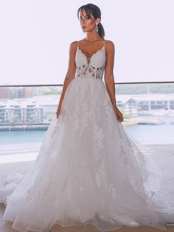 Vestidos de novia de corte A/princesa, de tul, con tirantes finos, sin mangas, apliques y cola.