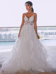 Vestidos de novia de corte A/princesa, de tul, con tirantes finos, sin mangas, apliques y cola.