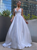 A-Linie/Princess-Linie V-Ausschnitt Satin Applikationen Ärmellos Sweep/Pinsel zug Brautkleider