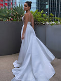 A-Linie/Princess-Linie V-Ausschnitt Satin Applikationen Ärmellos Sweep/Pinsel zug Brautkleider