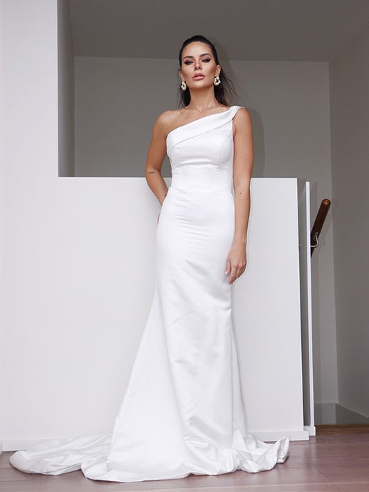 Etui-Linie/Säule Satin One-Shoulder-Träger Rüschen Ärmellos Sweep/Pinsel Zug Brautkleider Brautkleider