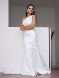 Etui-Linie/Säule Satin One-Shoulder-Träger Rüschen Ärmellos Sweep/Pinsel Zug Brautkleider Brautkleider