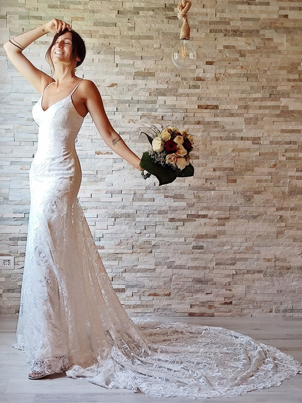 Vestidos de novia con escote tubo/columna, apliques de encaje, tirantes finos, sin mangas, cola de corte