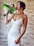 Vestidos de novia con escote tubo/columna, apliques de encaje, tirantes finos, sin mangas, cola de corte