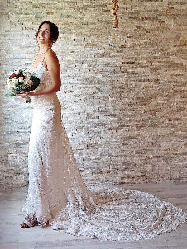 Vestidos de novia con escote tubo/columna, apliques de encaje, tirantes finos, sin mangas, cola de corte