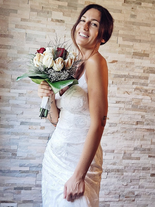 Vestidos de novia con escote tubo/columna, apliques de encaje, tirantes finos, sin mangas, cola de corte
