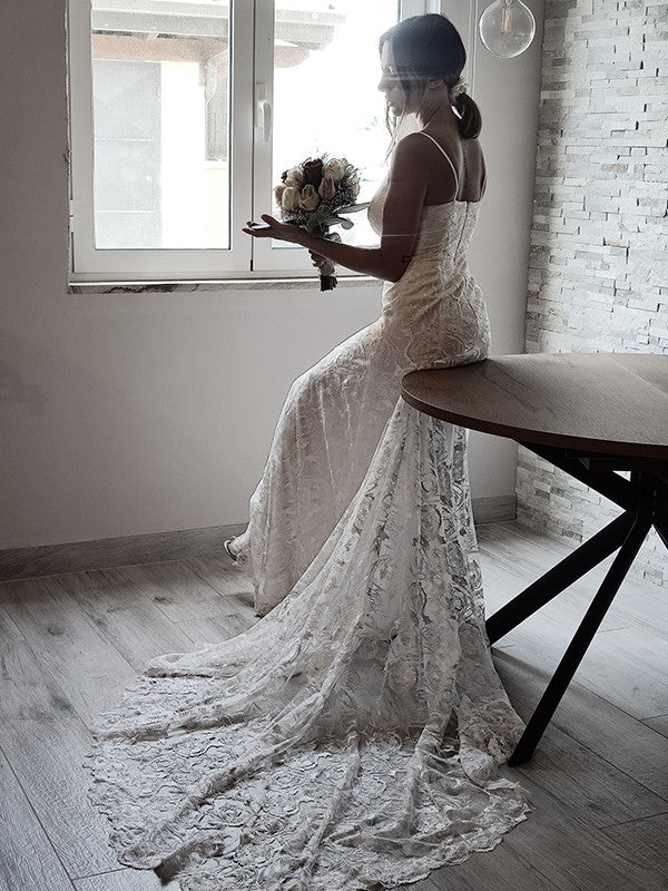 Vestidos de novia con escote tubo/columna, apliques de encaje, tirantes finos, sin mangas, cola de corte