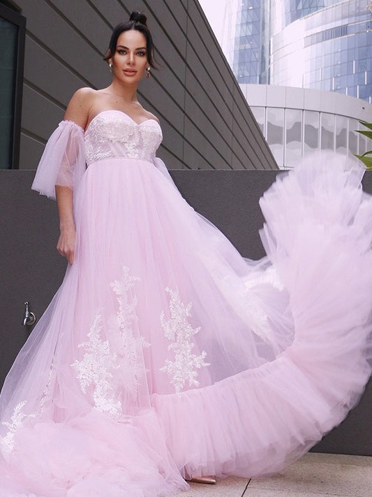 A-Linie/Princess-Linie Tüll Applikationen Herzausschnitt Kurze Ärmel Hof-schleppe Rosa Brautkleider