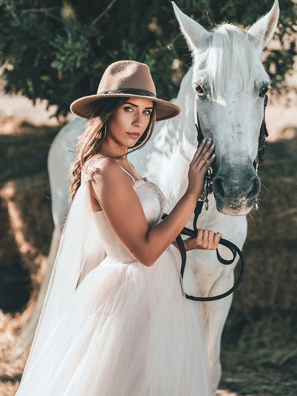 Vestidos de novia de corte A/princesa, tul, volantes, tirantes finos, sin mangas, cola larga