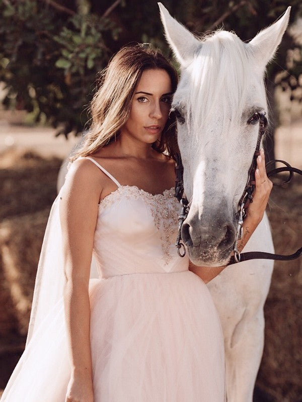 Vestidos de novia de corte A/princesa, tul, volantes, tirantes finos, sin mangas, cola larga