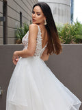 Vestidos de novia de corte A/princesa, con encaje, volantes, escote en V, sin mangas, con cola larga