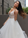 Vestidos de novia de corte A/princesa, con encaje, volantes, escote en V, sin mangas, con cola larga
