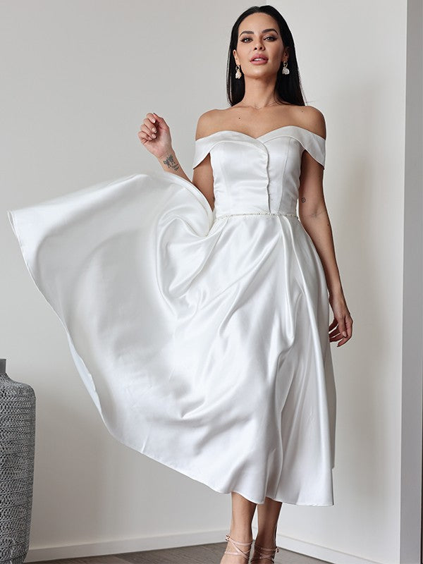 A-Linie/Princess-Linie Satin Rüschen Off-the-Shoulder Ärmellos Wadenlang Brautkleider Brautkleider