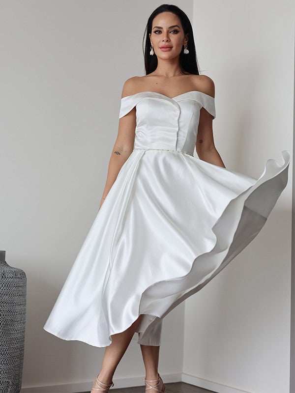 A-Linie/Princess-Linie Satin Rüschen Off-the-Shoulder Ärmellos Wadenlang Brautkleider Brautkleider