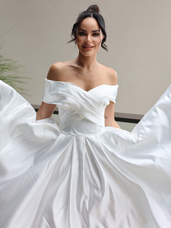 A-Linie/Princess-Linie Satin Rüschen Off-the-Shoulder Ärmellos Wadenlang Brautkleider Brautkleider