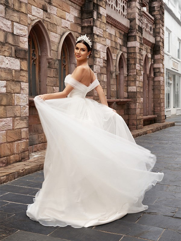 A-Linie/Princess-Linie Tüll Ärmellos Schulterfrei Rüschen Sweep/Pinsel Schleppe Brautkleider