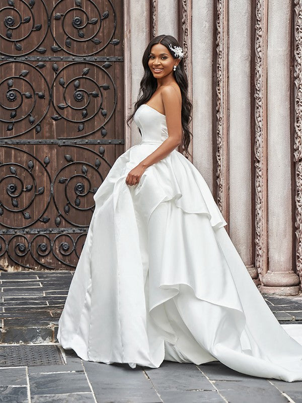 Ballkleid Satin Rüschen Trägerlos Ärmellos Hofschleppe Brautkleider Brautkleider