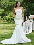 Trompete/Meerjungfrau-Linie Satin Rüschen Trägerlos Ärmellos Sweep/Pinsel Zug Brautkleider Brautkleider
