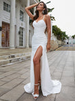 Vestidos de novia de corte tubo/columna, de gasa, fruncidos, escote en V, sin mangas, con cola larga.