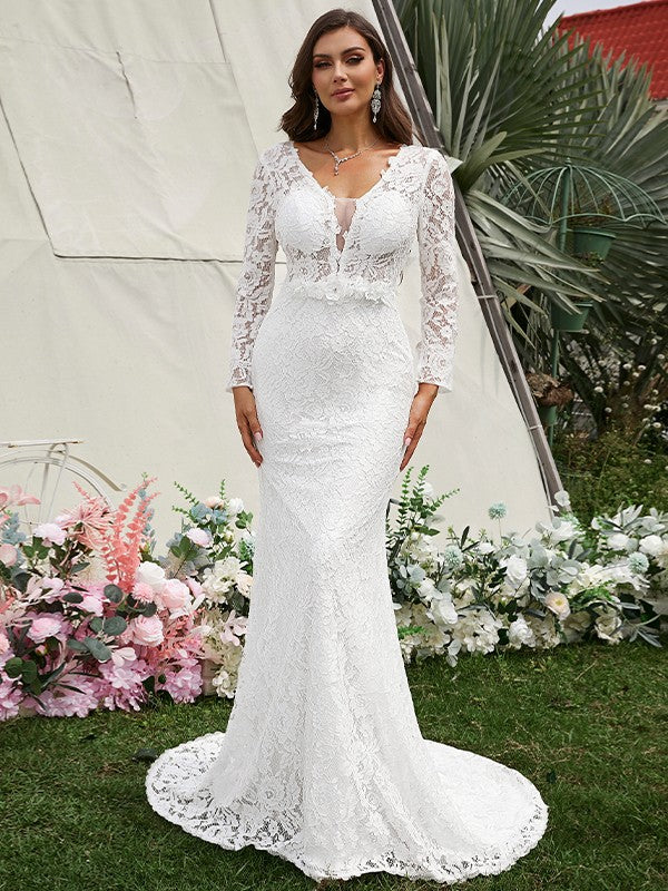 Vestidos de novia con escote en V, mangas largas, encaje, flores hechas a mano y cola larga.