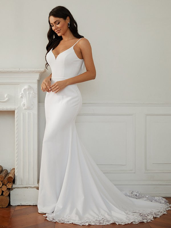 Sheath/Column Stretch Crepe Lace V-neck Sleeveless Court Train Wedding Dresses Bridal Gowns