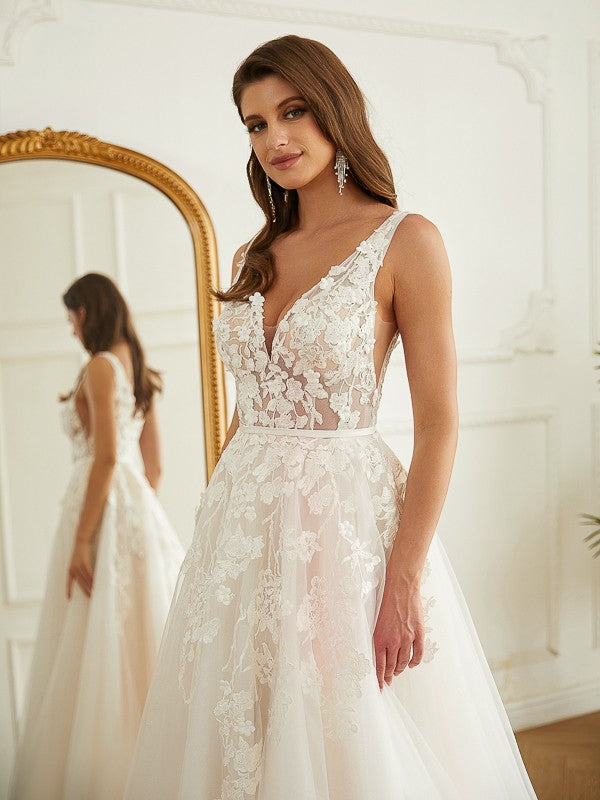 A-Line/Princess Tulle Applique V-neck Sleeveless Chapel Train Wedding Dresses Bridal Gowns