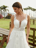 A-Line/Princess Tulle Lace Scoop Sleeveless Chapel Train Wedding Dresses Bridal Gowns