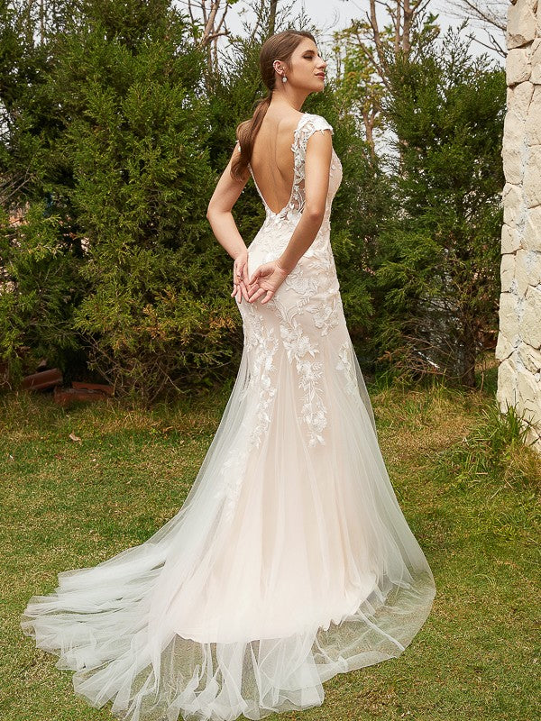 Sheath/Column Tulle Lace Scoop Sleeveless Court Train Wedding Dresses Bridal Gowns