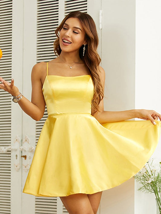 Vestido de fiesta de graduación, corte A/princesa, satén tipo seda, volantes, tirantes finos, sin mangas, corto/mini