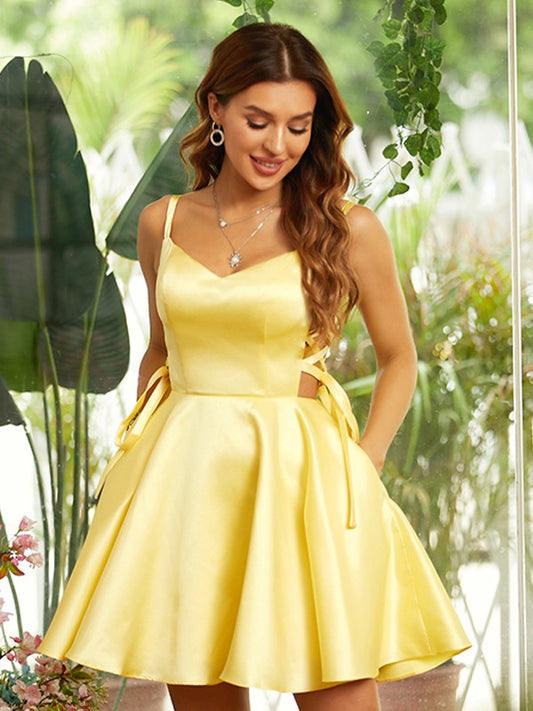 Vestido de fiesta de graduación, corte A/princesa, satén, volantes, escote en V, sin mangas, corto/mini