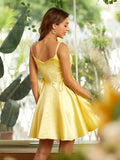 Vestido de fiesta de graduación, corte A/princesa, satén, volantes, escote en V, sin mangas, corto/mini