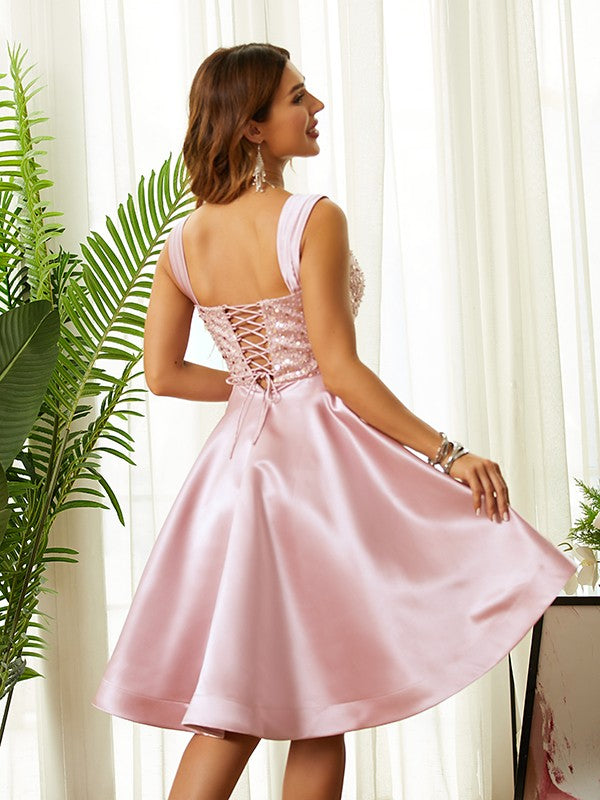 Vestido de fiesta de graduación, corte A/princesa, satén, tirantes con cuentas, sin mangas, hasta la rodilla