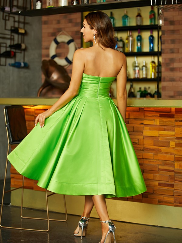 Vestido de fiesta de graduación, corte A/princesa, de satén, fruncido, escote corazón, sin mangas, largo hasta la rodilla