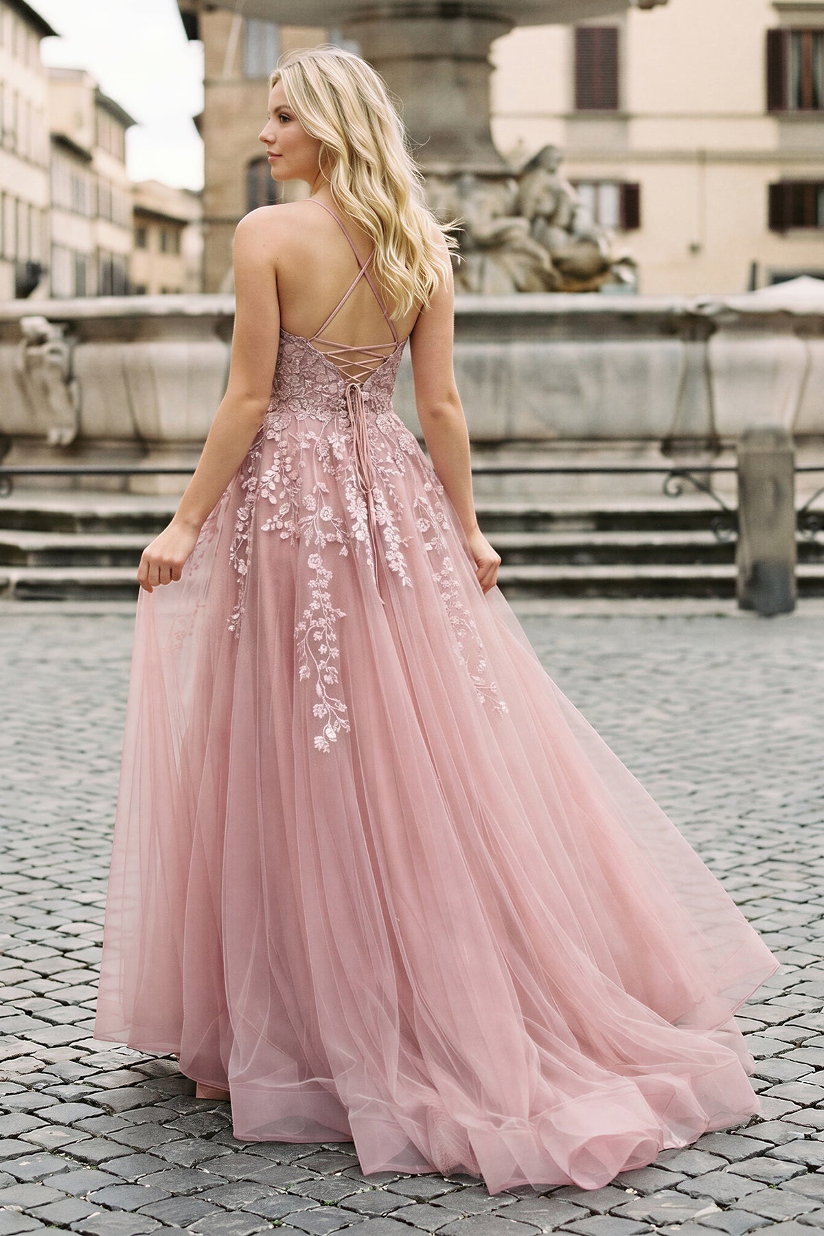 A-line Spaghetti Straps Tulle Prom Dress with Appliques