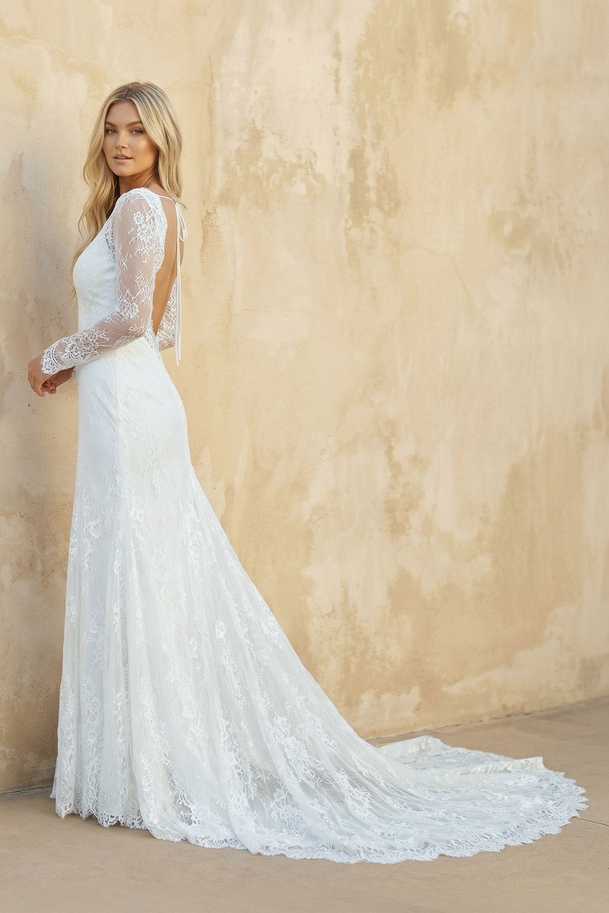 Vintage Sheath Satin V-neck Mermaid Long Sleeve Wedding Dress