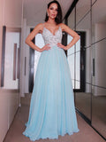 Vestido de noche de graduación con apliques de gasa, sin mangas, escote en V y cola larga