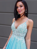 Vestido de noche de graduación con apliques de gasa, sin mangas, escote en V y cola larga
