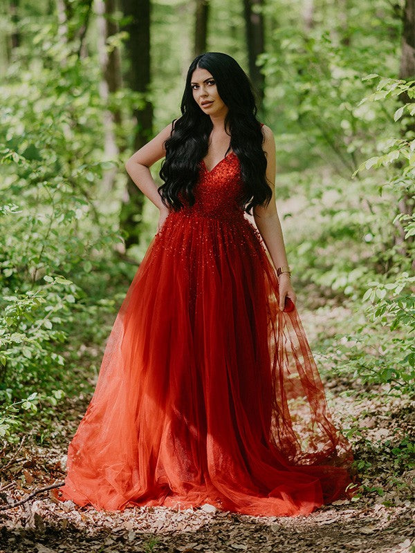 Vestido de noche de fiesta con escote en V, corte A/princesa, tul, cuentas, cola larga y sin mangas