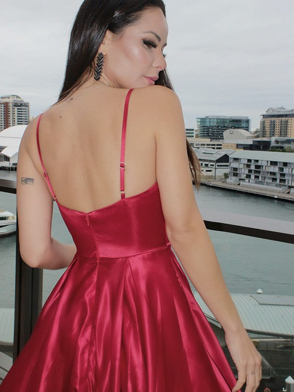 Vestido de noche de graduación de satén con escote en V, sin mangas, corte A/princesa y volantes