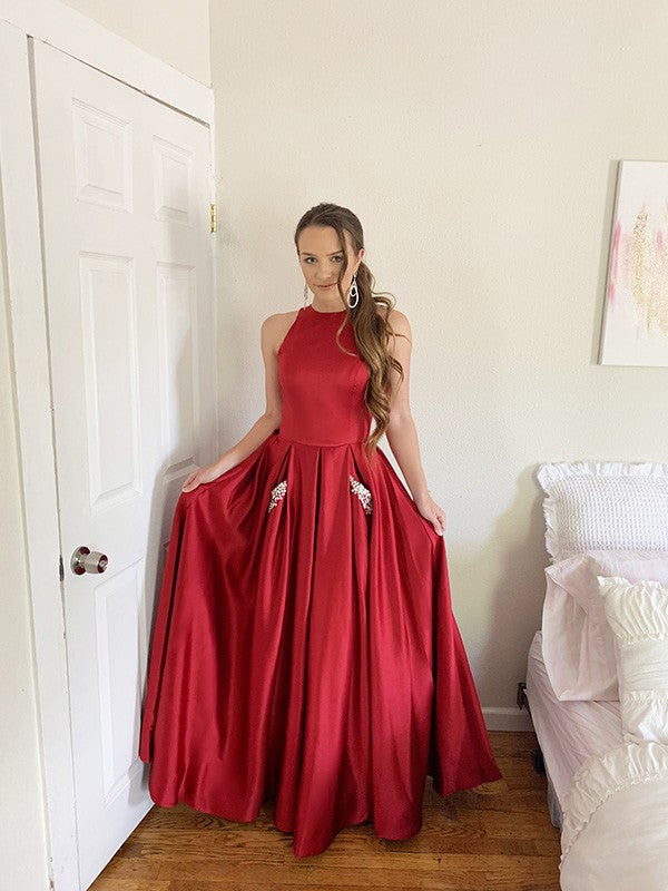 Vestido de noche de graduación de corte A/princesa, sin mangas, con cuello halter y cuentas de satén hasta el suelo