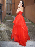 Vestido de noche de fiesta asimétrico con volantes de organza y escote en V sin mangas de corte A/princesa