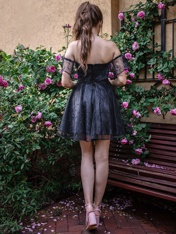 A-Linie/Princess-Linie Schulterfrei Ärmellos Kurz/Mini Tüll Homecoming Kleider Cocktailkleid