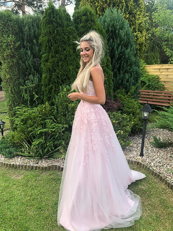 Vestido de noche de graduación con apliques de tul, corte A/princesa, sin tirantes, sin mangas, largo hasta el suelo