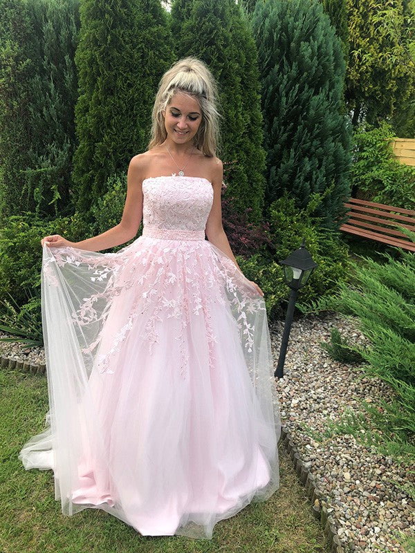 Vestido de noche de graduación con apliques de tul, corte A/princesa, sin tirantes, sin mangas, largo hasta el suelo