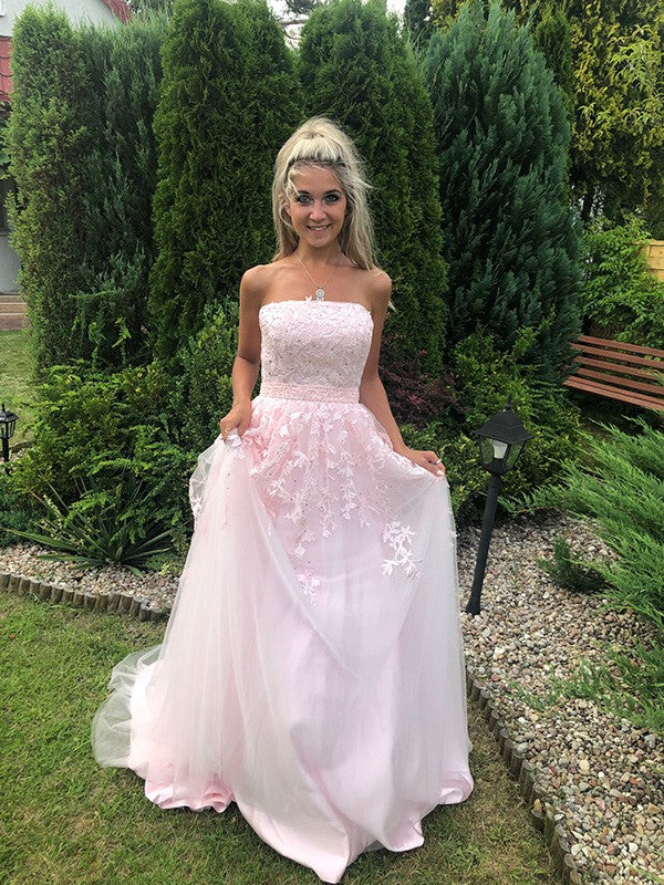 Vestido de noche de graduación con apliques de tul, corte A/princesa, sin tirantes, sin mangas, largo hasta el suelo